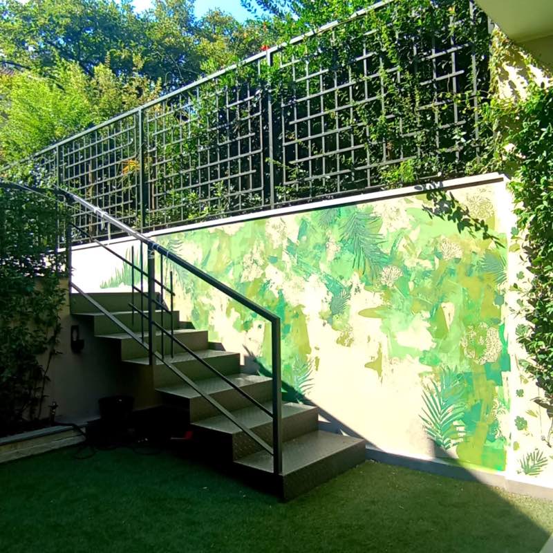 Creazione di un giardino con calce e stencil in centro