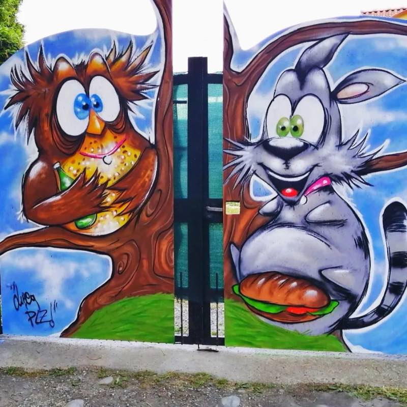 Customizzazione del cancello del bar "Gatti & Gufi"